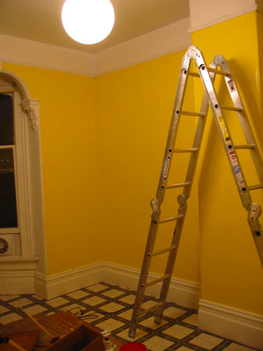 front_bedroom_yellow