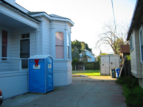 Porta potty