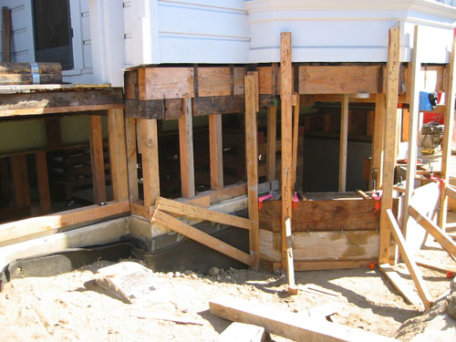 Bay formwork