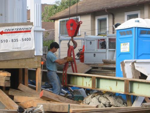 fastening boom at balance point