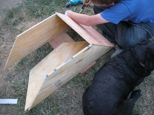 Assembling a feeder