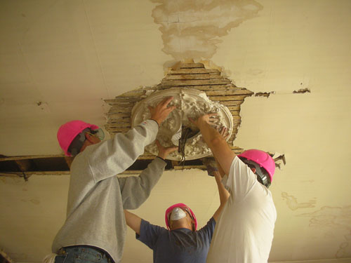Removing the ceiling medallion