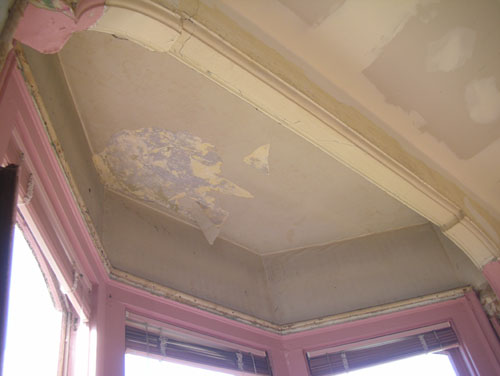 The bay ceiling, waiting to be stripped
