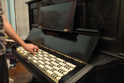 Noel relearns how to play the piano