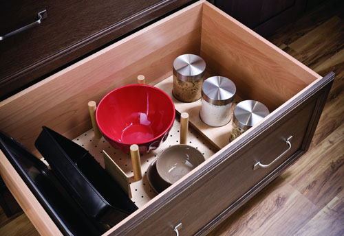 Drawer peg system