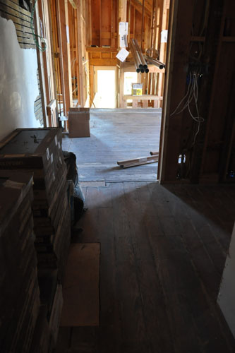 Hallway to kitchen